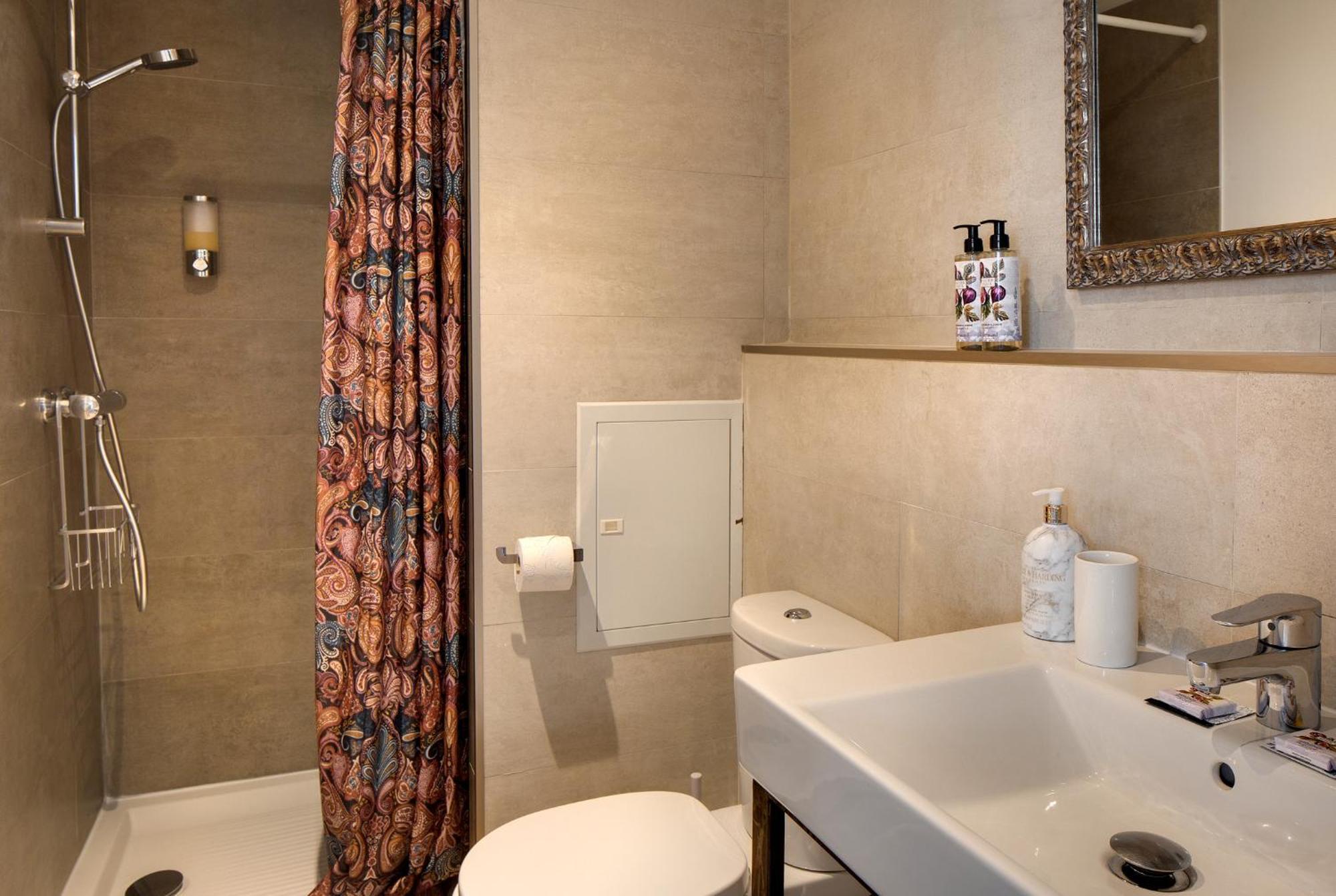 La Maison Des Augustins 4 Stars Spa Et Fitness Awinion Pokój zdjęcie