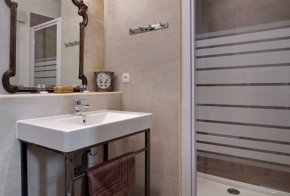 La Maison Des Augustins 4 Stars Spa Et Fitness Awinion Zewnętrze zdjęcie