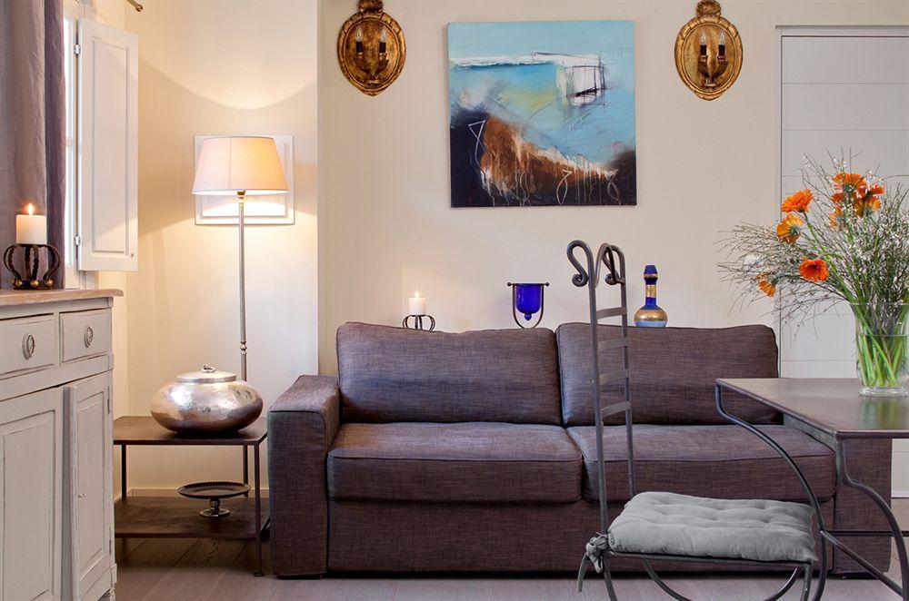 La Maison Des Augustins 4 Stars Spa Et Fitness Awinion Zewnętrze zdjęcie