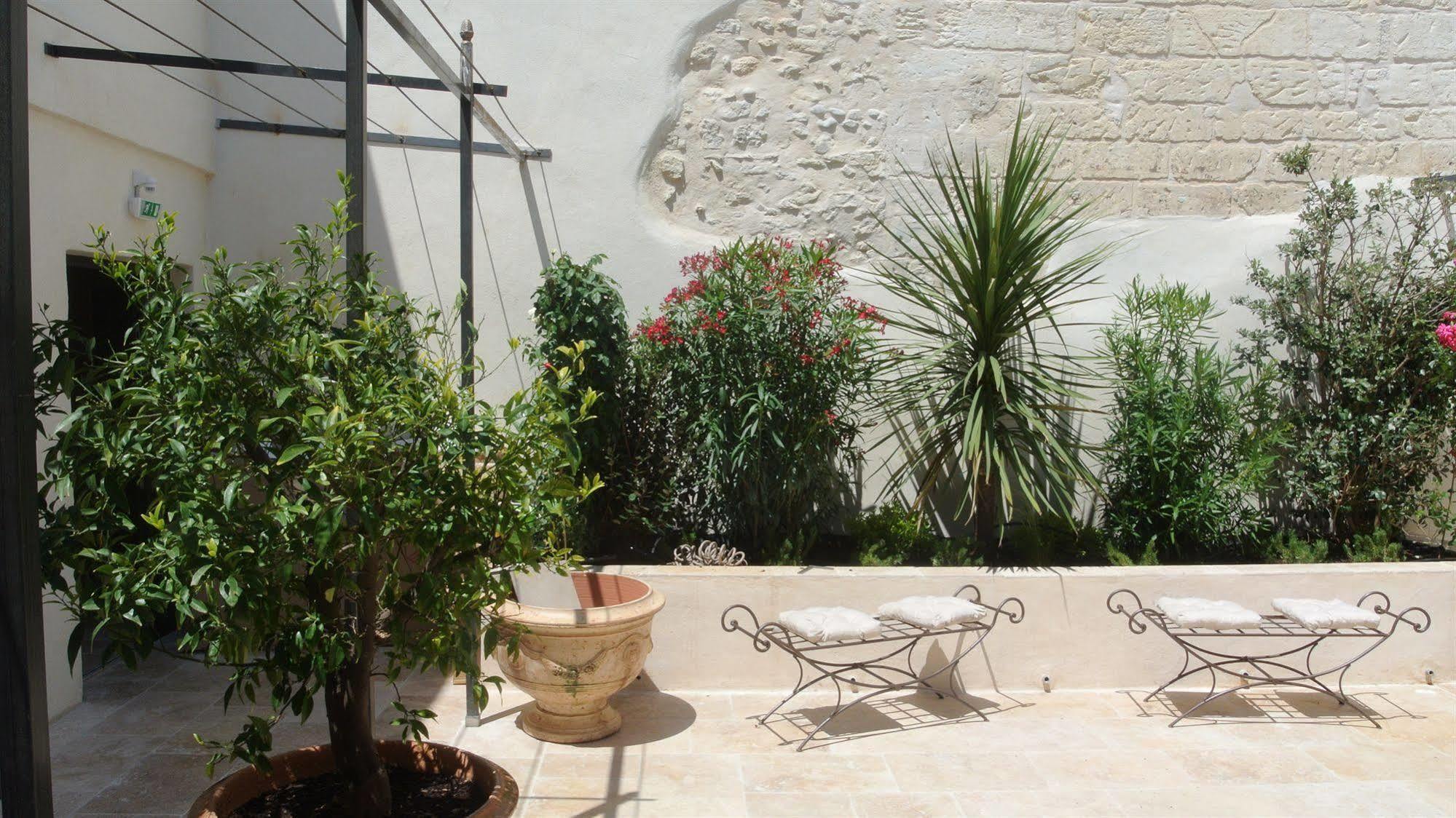 La Maison Des Augustins 4 Stars Spa Et Fitness Awinion Zewnętrze zdjęcie